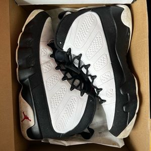 Worn Air Jordan 9 Retro Size 12. I WILL ONLY SELL THROUGH THIS APP.